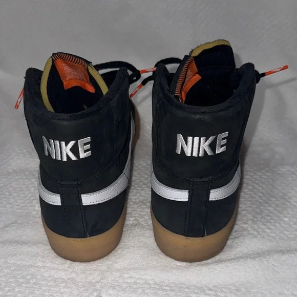 Nike Black and White Men's Sneakers with Gum Sole - Picture 3 of 6